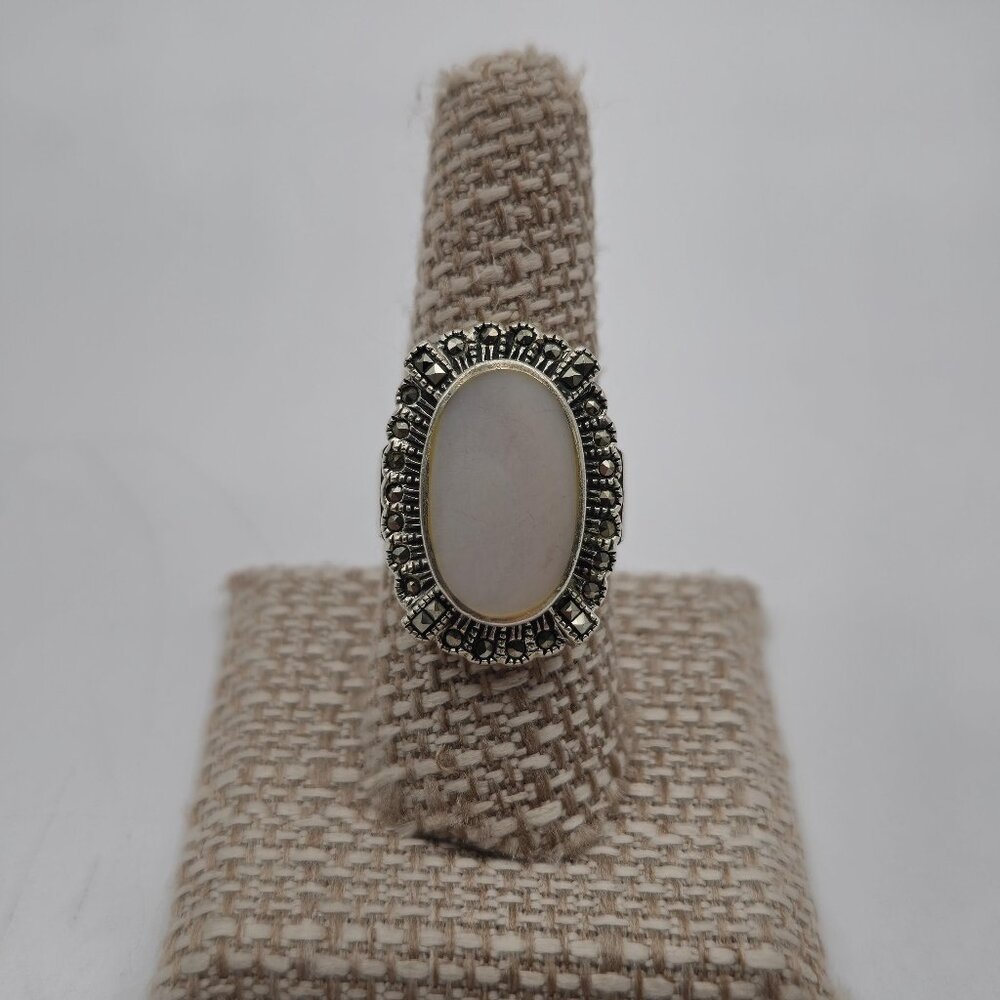 Size 8.25 Sterling Silver Large Face Shell And Marcasite Ring A3832